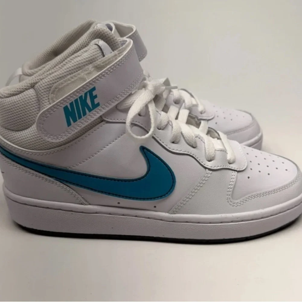 Nike Kids White and Teal High-Top Sneakers Sz 6Y Nike